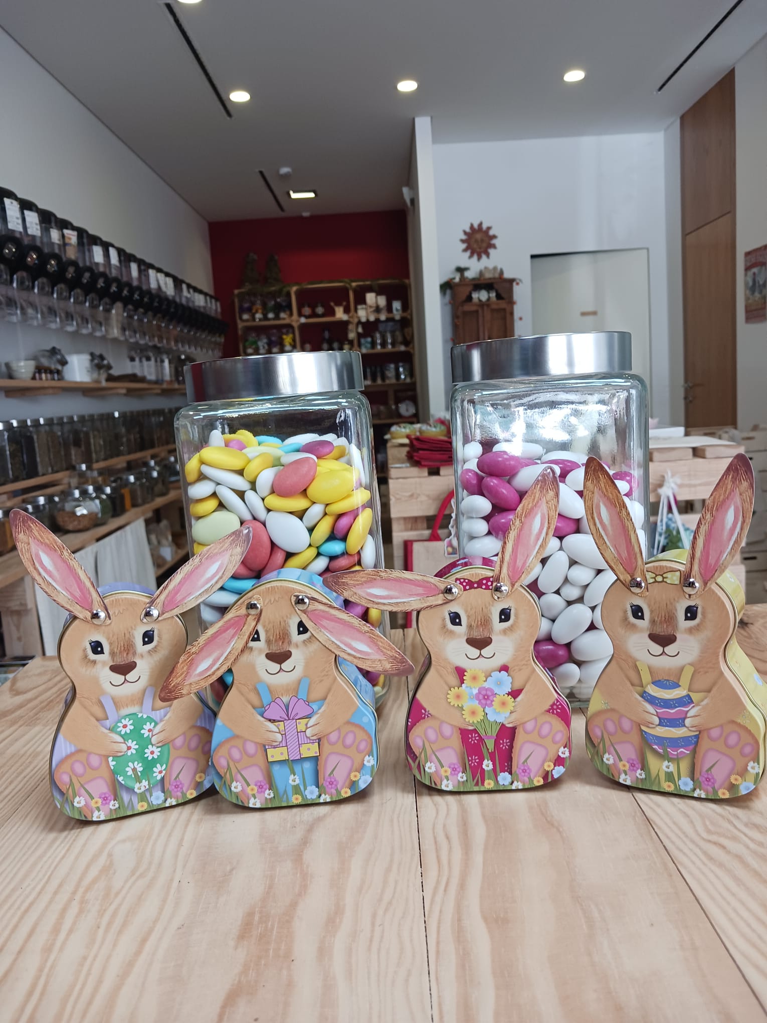 Produtos de Páscoa na Granel da Vila — amêndoas e surpresas artesanais